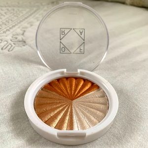 OFRA X Nikkietutorials Highlighter Everglow